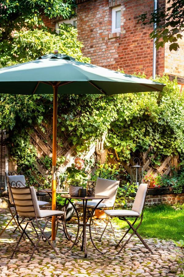 Johannis Suite - Schrangen-Suites-1389 Lüneburg Eksteriør bilde